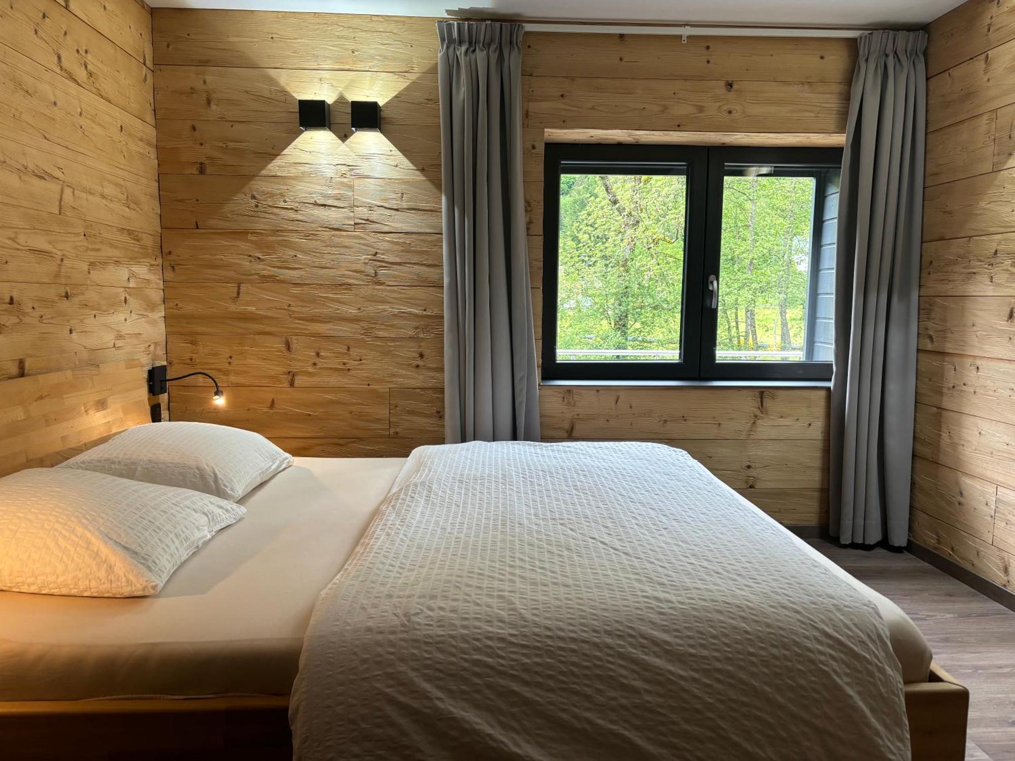 La Ferme De Rochesson, Jacuzzis & Piscine Commune Εξωτερικό φωτογραφία